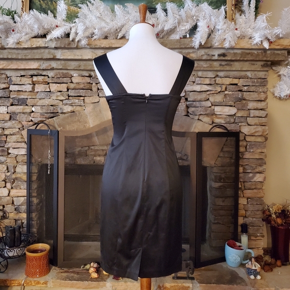 XOXO Black Sleeveless Mini Dress - Picture 4 of 7